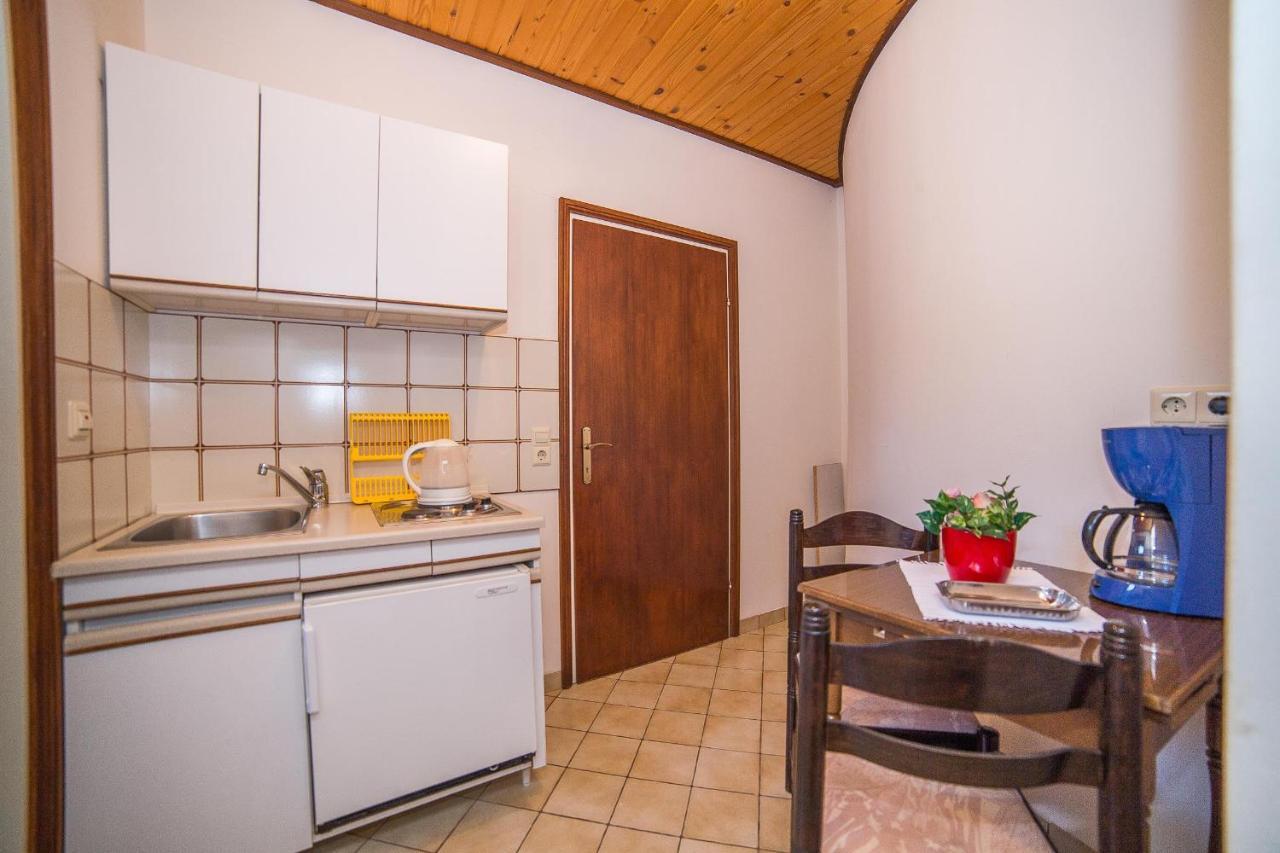 Apartments Pahljina Palit 외부 사진